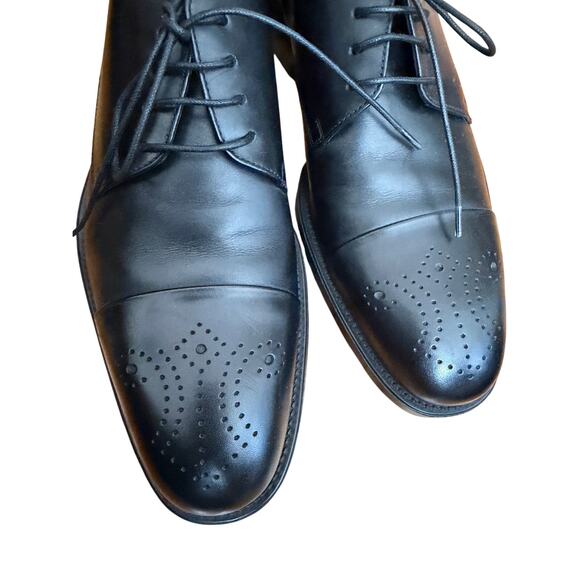 Salvatore Ferragamo Men\'s Like New Men\'s Black Leather Capped Oxford Shoes main image 6